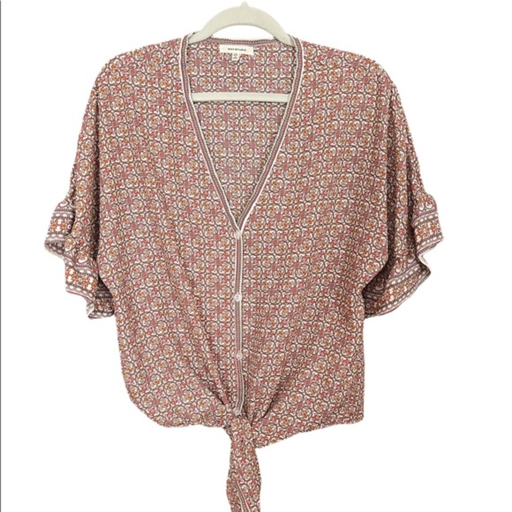 Tie front flutter sleeve top in M